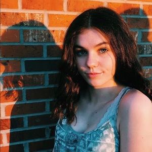 Meet your Posher, Avery